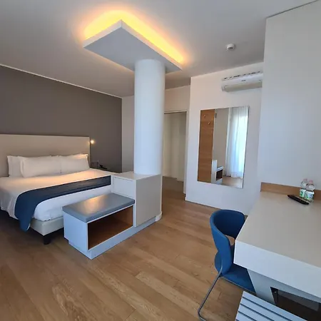 Hesperia & 4* ليدو دي يسولو